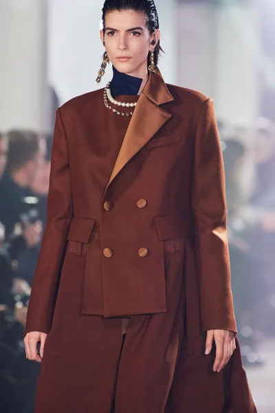 Look 5